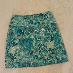 Cute blue printed Lilly Pulitzer skirt for women.